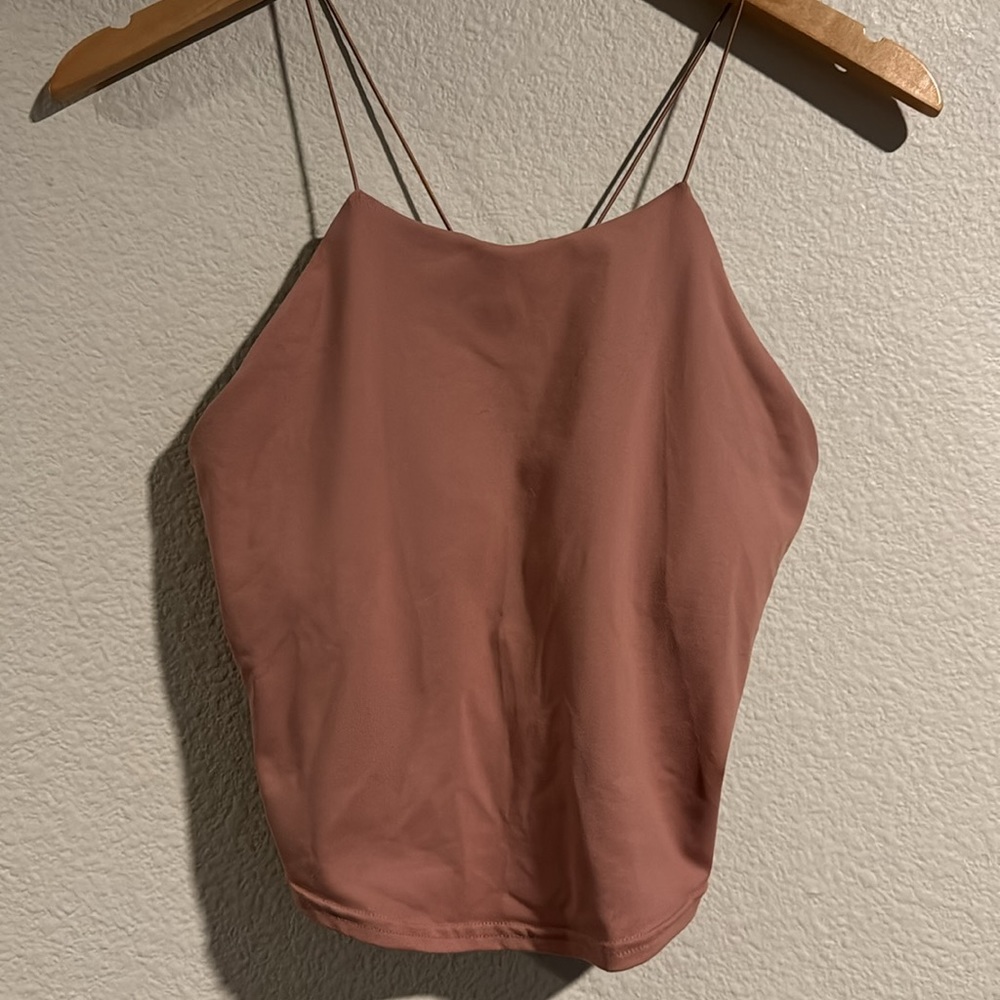 ✨ALO Yoga Dusty Rose Spaghetti Strap Crop Top✨